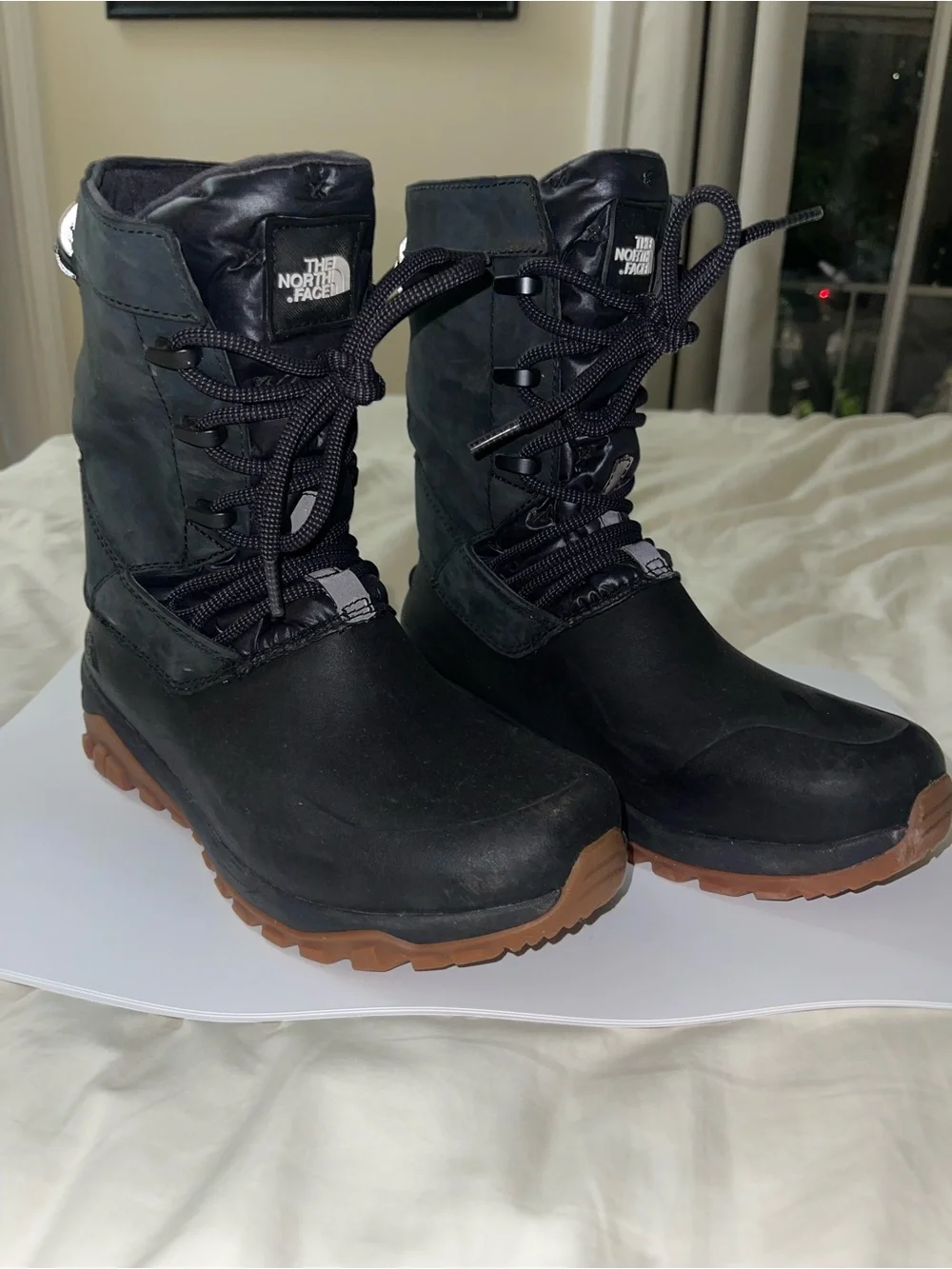 The North Face Yukiona Mid Boots Women's Winter Snow Boots Black (size 9)